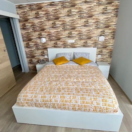 Logements Equipes A Onnaing Avec Espace Balneo En Option Proche Toyota, Autoroute Et Valenciennes מראה חיצוני תמונה